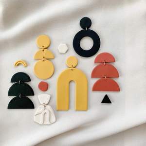 Boucles d'oreilles en résine pour femmes et filles, bijoux fantaisie, boucles d'oreilles en résine faites à la main, prix de gros - Product Image 4