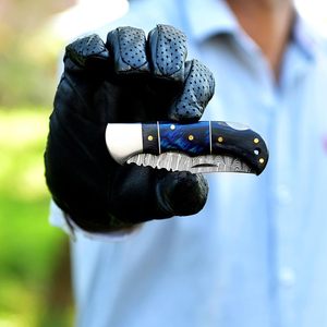 Cuchillo Plegable de Bolsillo Damasco Negro y Azul Hecho a Mano para Hombre - Cuchillo de Acero Damasco de 7 Pulgadas con Mango de Madera y Funda de Cuero DIY OEM - Product Image 5