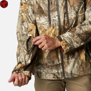 Chaqueta de Caza Unisex Ligera y Transpirable con Diseño Personalizado, Estilo Único con Características Impermeables y Resistentes al Viento en Camuflaje - Product Image 4