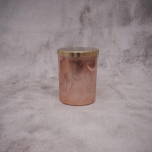 Bougie en verre au design élégant, finition cuivre luxueuse, avec couvercle en métal plaqué or, bougie en cire de soja parfumée, options de personnalisation offertes. - Product Image 1