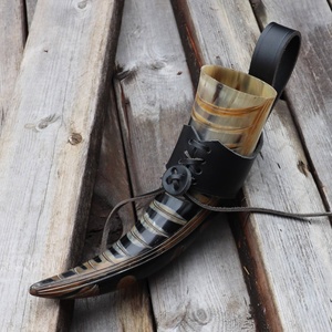 Produit très demandé : Corne à boire de luxe en corne de bœuf avec support en cuir, style Viking médiéval, pour usage domestique, restaurant, ou personnalisé. - Product Image 3