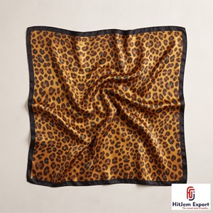 Écharpe imprimée de haute qualité, tissu léger, marque privée, OEM, ODM, fabricant de tissus sur mesure, produits textiles personnalisés de Bali, vente en gros - Product Image 5
