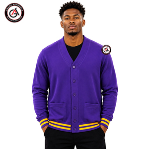 Cárdigans de Lana para Hombre con Bordado Omega de Fraternidad, Venta al Por Mayor para Invierno |   Cierre de Botón Decorativo Vintage de Estilo Personalizado - Product Image 1