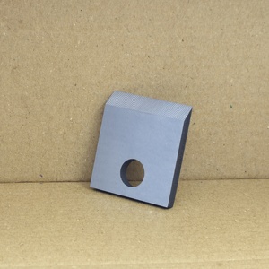 Jeu de lames de pelletiseur en acier au carbone compatible avec les machines de recyclage NGR, affûtées avec précision pour une qualité optimale des granulés - Product Image 4