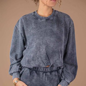 Chándal Oversize de Mujer con Logo Personalizado, Lavado Ácido, de Alta Calidad, 100% Algodón Pesado, Cuello Redondo, Ajuste Holgado, Color Liso - Product Image 6