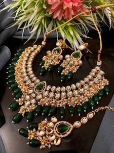 Ensemble collier choker élégant en argent afghan style Polki Diamond à deux couches avec boucles d'oreilles assorties en forme de fleur - Product Image 5