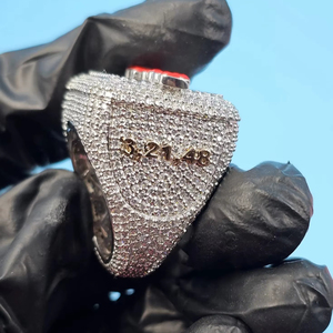 Anillo de cóctel de moissanita con letras de nombre personalizadas unisex, estilo hip hop moderno, engaste de garra de plata 925, certificado IGI - Product Image 3