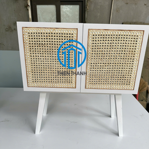 Commodes en bois blanc festonné avec paniers en jonc de mer, artisanales vintage pour espaces de vie - Product Image 4