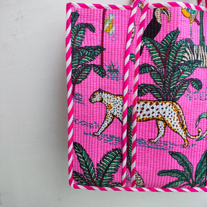 Bolso Tote de Algodón Acolchado Hecho a Mano con Cierre de Cremallera con Estampado de Leopardo Vibrante, Bolso de Hombro Espacioso para Viaje para Mujer - Product Image 4