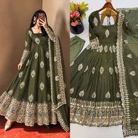 Ensemble de robe longue en soie Fendy de créateur avec broderie de sequins lourds, dupatta et pantalon, prêt-à-porter, séchage rapide, pour fêtes, événements festifs et mariages