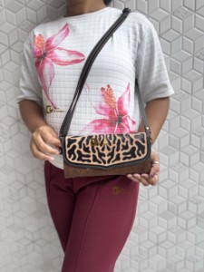 Nuevo y Último Modelo 2026: Cartera de Cuero Tallada a Mano con Pelo de Vaca, Estilo Western, Multiusos, para Mujer, Uso Diario - Product Image 3