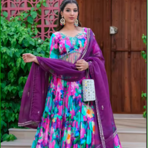 Conjunto de Lehenga Purple Bloom Fusion con Dupatta, Hermosa Colección de Lehenga Choli Tradicional para Bodas, en Tendencia - Product Image 1