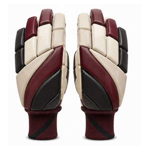Gants de hockey sur roulettes à prix abordable et haute performance, avec une construction de qualité pour l'entraînement sportif - Product Image 1