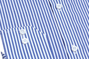 เสื้อโปโลผู้ชายพรีเมียมขายส่ง - ลายทางสีน้ำเงิน สวมใส่สบายสำหรับออฟฟิศ - รับผลิตแบบ OEM - Product Image 3