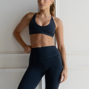 Ensemble de yoga noir pour femmes, leggings taille haute, soutien-gorge de sport, vêtements de sport, leggings de fitness sans couture et soutien-gorge de sport pour femmes, ensemble d'entraînement - Product Image 1