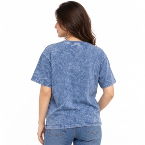 Ropa con textura lavada a la moda para mujer, camisetas con lavado ácido, cortes modernos y estilo versátil para el día a día informal. - Product Image 5
