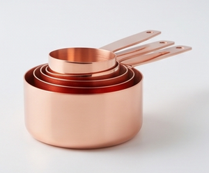 Cuillères doseuses élégantes en cuivre avec manche métallique élégant, outil de cuisine tendance pour des mesures précises en cuisine et en pâtisserie - Product Image 1