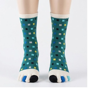 Chaussettes à cinq doigts à motif géométrique, respirantes, en coton et élasthanne, pour adultes, chaussettes décontractées de printemps - Product Image 1