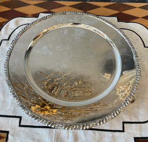 Plato de Presentación Redondo de Metal Plateado Vintage con Soporte, Decoración de Mesa de Boda Grabada, Plato de Presentación de Metal Plateado con Cuentas de Lujo - Product Image 2