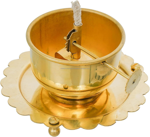 โคมไฟทองเหลืองคุณภาพสูงแบบขายส่ง โคมไฟจโยติแบบดั้งเดิมของอินเดีย สำหรับงานศาสนาและงานเทศกาล พร้อมฝาครอบแก้ว พิมพ์ลายดิจิทัล รับทำโลโก้ตามสั่ง - Product Image 4