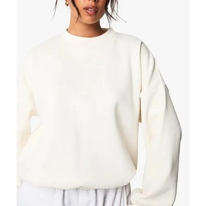 Ensemble deux pièces pour femmes, sweat-shirt et short en tricot uni, tenue décontractée confortable, style coupe classique - Product Image 3