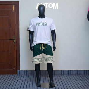 Ensemble court 2 pièces imprimé tendance pour homme – T-shirt et short d'été - Product Image 4