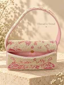 Bolso de Hombro Rectangular de Tela Bordado con Cuentas, Lavable, de Poliéster, con Diseño Floral Rosa Hecho a Mano por Thread n Trend - Product Image 3