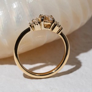 แหวนเพชรทรงกลมสวยงาม 1.01 กะรัต ดีไซน์ลายดอกไม้ ทองคำแท้ 14K พร้อมใบรับรอง IGI เพชรเพาะเลี้ยงในห้องปฏิบัติการ เหมาะสำหรับเป็นของขวัญขอแต่งงานสำหรับเธอ - Product Image 5