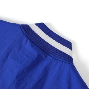 เสื้อแจ็คเก็ตบอมเบอร์แบบมีซิปเต็มตัว สีฟ้ารอยัลบลู ลายพิมพ์สีขาว คอตั้ง น้ำหนักเบา กันลม มีกระเป๋าหน้า ไซส์พลัส - Product Image 4