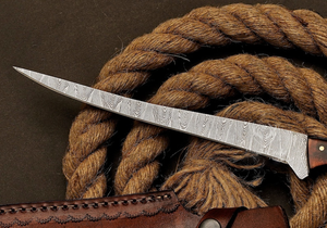 Couteau à filet en acier damas forgé à la main de 13 pouces |   Couteau de chasse personnalisé avec manche en bois, embouts en laiton et étui - Product Image 2