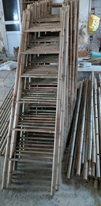 Échelle en bambou durable, finition naturelle, accessoire de décoration rustique pour hôtels, complexes hôteliers et projets hôteliers - Product Image 5