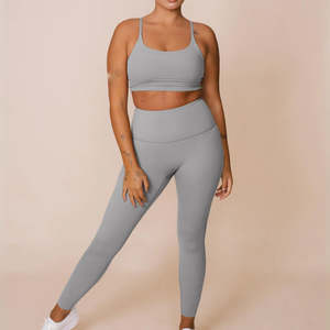 Conjunto Deportivo de 2 Piezas: Bra Deportivo Acanalado de Spandex y Leggings Transpirables de Secado Rápido para Yoga, MOQ Bajo, Personalizable - Product Image 4