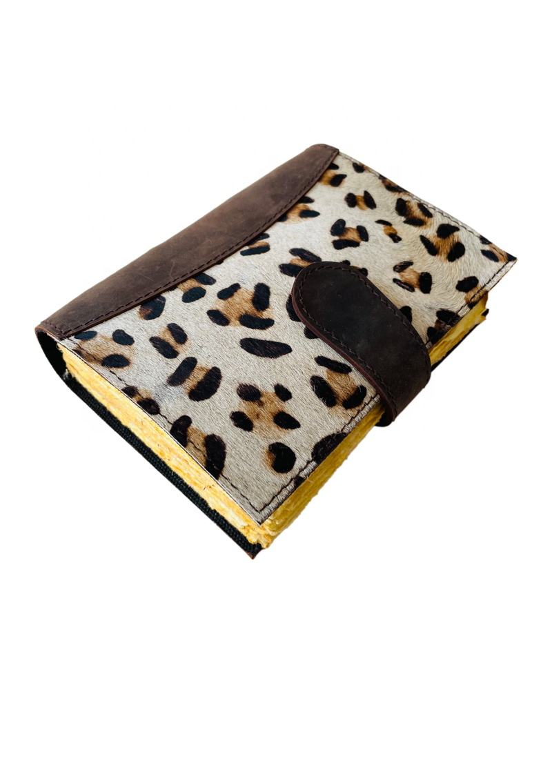 สีน้ำตาล