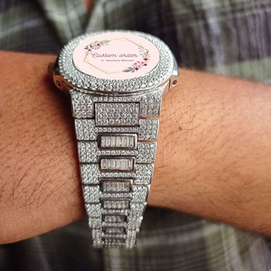 Montre personnalisable en acier inoxydable avec cadran serti de moissanite blanche taille baguette et ronde, style hip-hop pour rappeur, idéale pour les soirées - Product Image 2