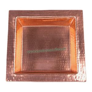 Offre spéciale, vente en gros, plateau de service en cuivre de haute qualité, plaque carrée en cuivre au design martelé pour la maison - Product Image 1