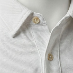 Vente en gros de polos pour hommes sur mesure avec logo imprimé, nouveau design, couleur unie, tissu tricoté, fabriqué au Pakistan - Product Image 4