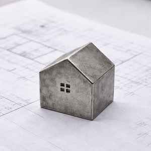 Prensapapeles de Latón Macizo Chapado en Oro Personalizado con Diseño Geométrico, Recuerdo de Escritorio, Decoración de Oficina - Product Image 4