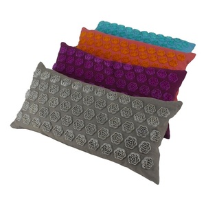 Oreiller de soutien cervical et acupression pour soulager les douleurs au cou, oreiller orthopédique pour la maison et les voyages, fournisseur en gros - Product Image 3