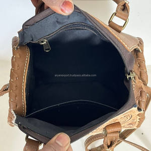 กระเป๋าสะพายไหล่หนังวัวแท้ลายสลักมือ แบรนด์ Manufacturer Outdoor Speedy รุ่นมินิ สำหรับผู้หญิง กระเป๋าถือหรูหรา กระเป๋าเดินทาง - Product Image 6