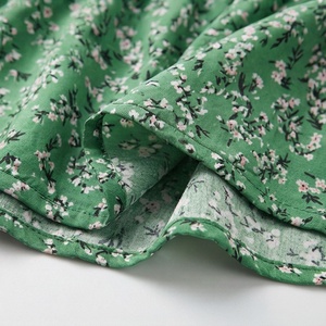 Jupe courte à taille haute pour femme, motif floral, coupe trapèze, volants, en mousseline de viscose et coton, style chic prairie, printemps - Product Image 6