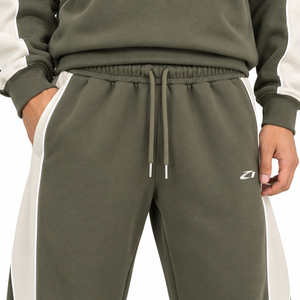 Conjunto de Sudadera y Pantalones Deportivos para Hombre, Verde Oliva, 2 Piezas, Cuello Redondo, Pantalones Anchos con Paneles Beige en Contraste, Corte Holgado, Estilo Urbano, OEM - Product Image 5