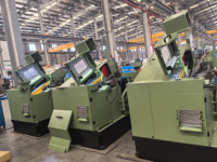 Máquina Automática para Fabricar Tornillos Autorroscantes, Nueva, con Componentes Centrales de Caja de Engranajes