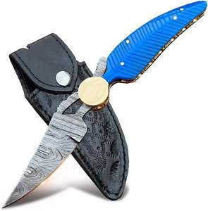 Couteau de poche pliant artisanal en acier Damas de qualité industrielle pour camping et EDC, avec étui en cuir et motif plume, idéal pour le dropshipping OEM - Product Image 4
