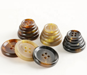 Boutons en corne naturelle faits à la main, durables et écologiques, pour pulls, manteaux, vestes, couture, accessoires de vêtements décoratifs - Product Image 1
