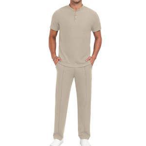 Conjunto Deportivo Informal de Dos Piezas para Hombre, Camiseta Henley Beige y Pantalones Jogger, Transpirable, Ecológico, Corte Ajustado, para Verano - Product Image 3