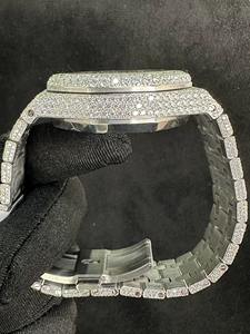 Montre à quartz analogique personnalisable, sertie de diamants Moissanite de clarté VVS, bijou de poignet pour homme et femme - Product Image 4