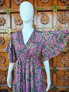 Robe longue décontractée d'été en soie pour femme, style vintage, simple, écologique, respirante, anti-plis, ample, à volants, col en V et manches flottantes - Product Image 2