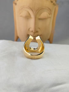 Elegante Anillo de Compromiso en Forma de U con Diamantes Redondos en Oro Amarillo Premium, Diseño Atemporal, Perfecto para Pedidas de Mano y Ocasiones Especiales - Product Image 2