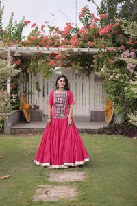 Lehenga Choli Gujarati Chaniya Choli, el Vestido Más Vendido para Navratri, Disponible a un Precio Accesible para Bailar Garba y Dandiya - Product Image 2