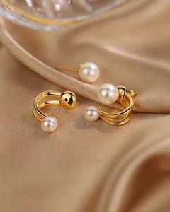 Ensemble de boucles d'oreilles créoles en argent sterling 925 plaqué or 14 carats avec perles, petites boucles d'oreilles minimalistes en perles, boucles d'oreilles pendantes en perles - Product Image 2